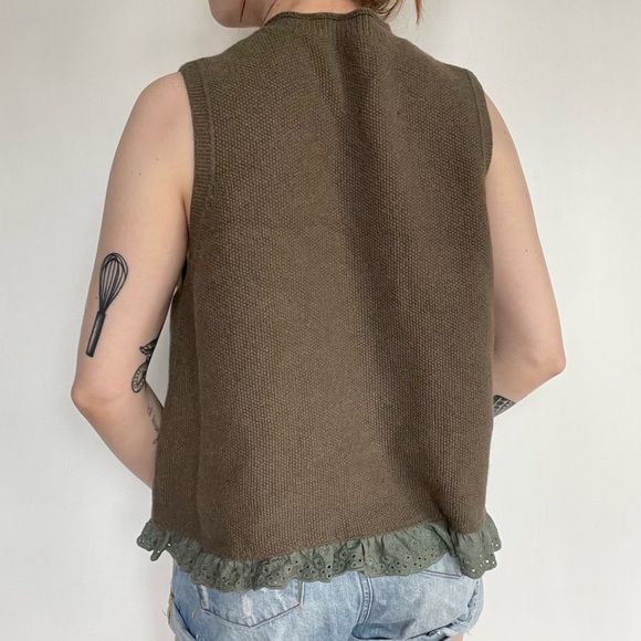 Saku New York Sleeveless Knit Vest Olive Green Top with Lace Trim Button Down S - Picture 2 of 8